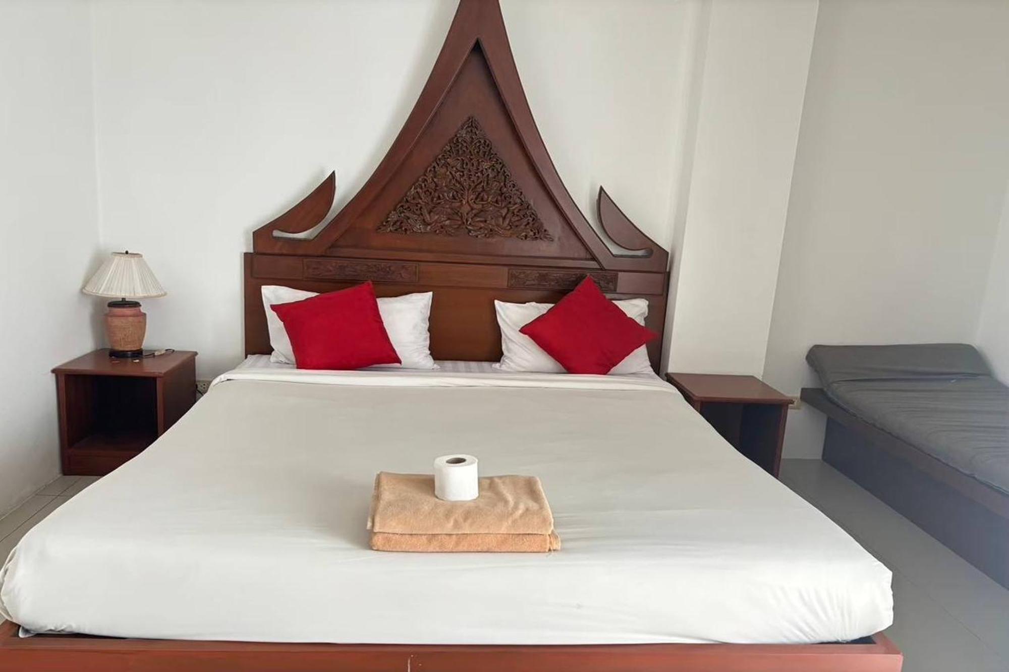 Praew Mansion Hotel Kamala Beach Buitenkant foto