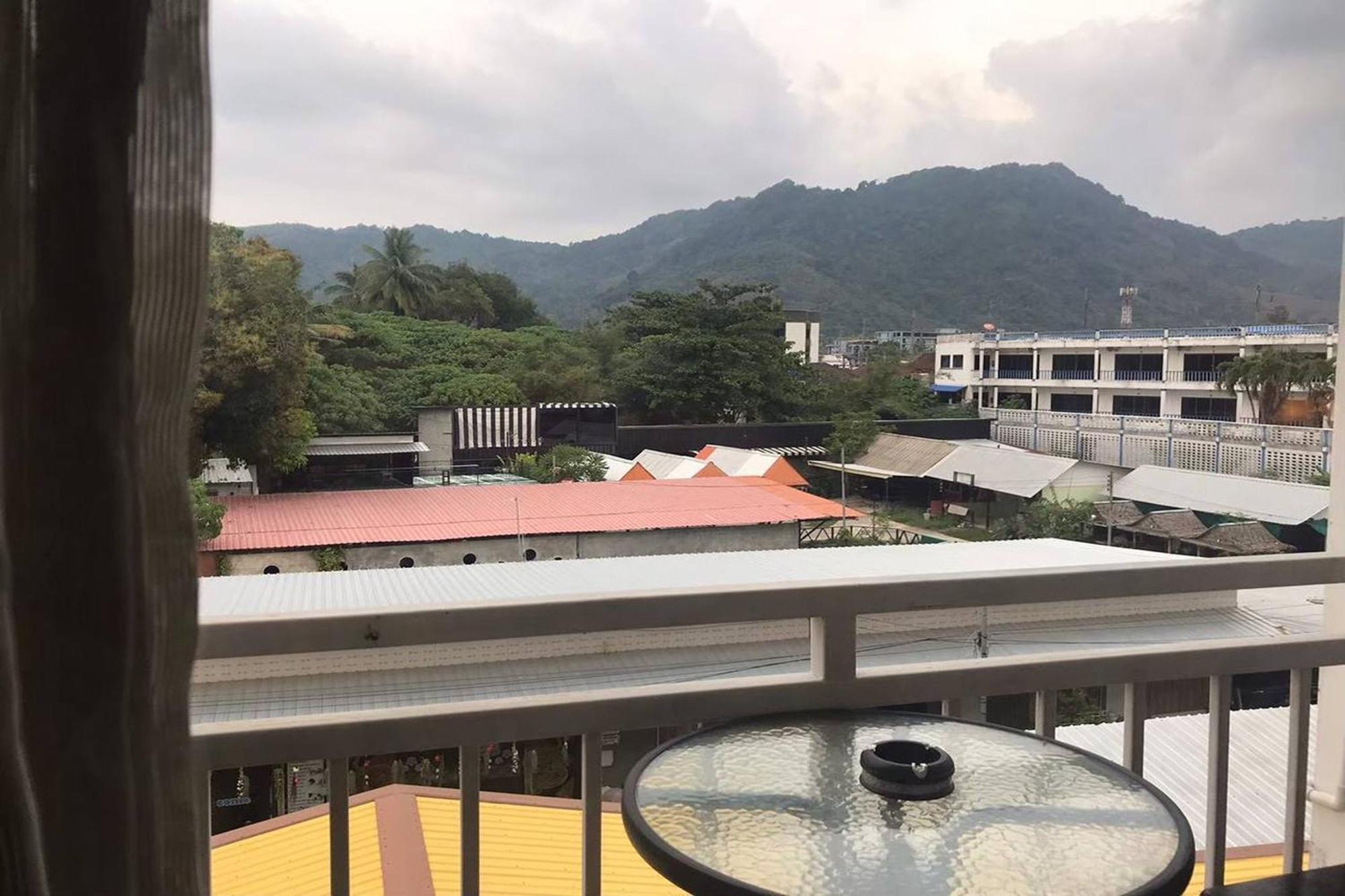Praew Mansion Hotel Kamala Beach Buitenkant foto