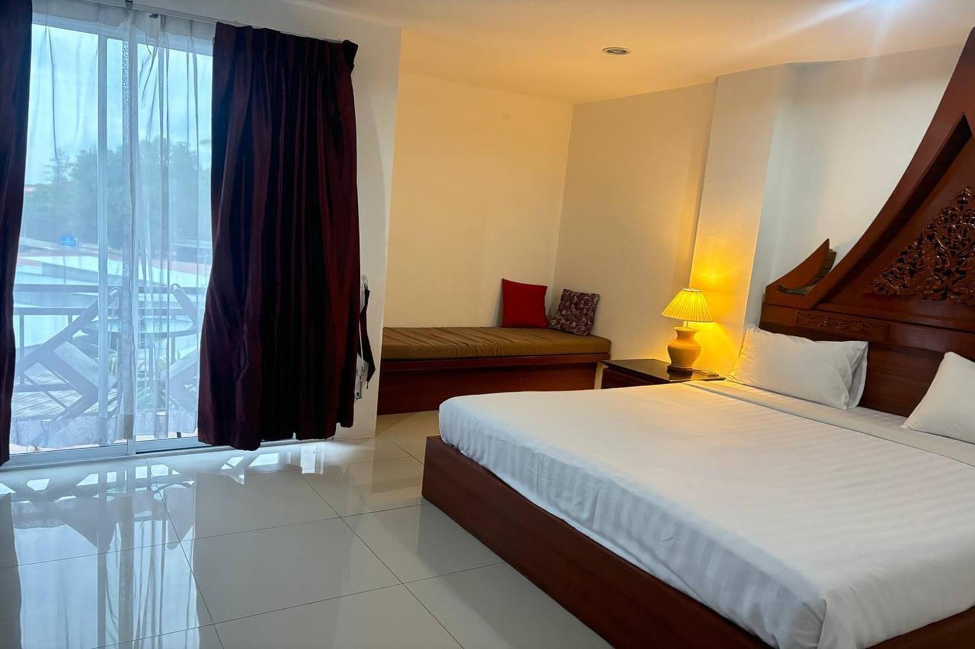 Praew Mansion Hotel Kamala Beach Buitenkant foto