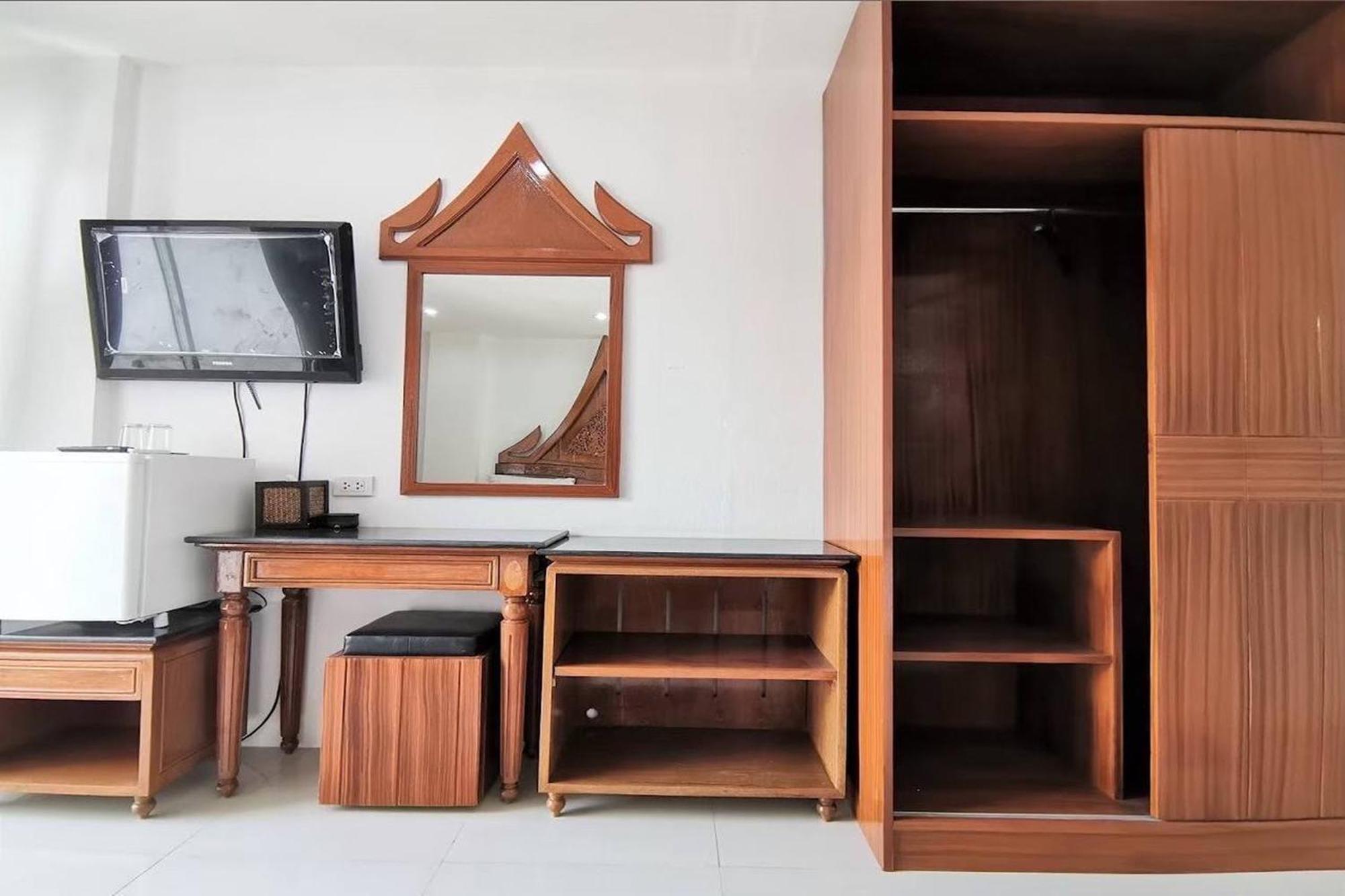 Praew Mansion Hotel Kamala Beach Buitenkant foto
