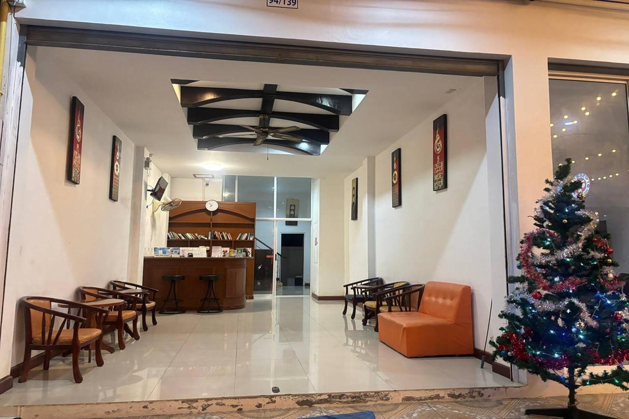 Praew Mansion Hotel Kamala Beach Buitenkant foto