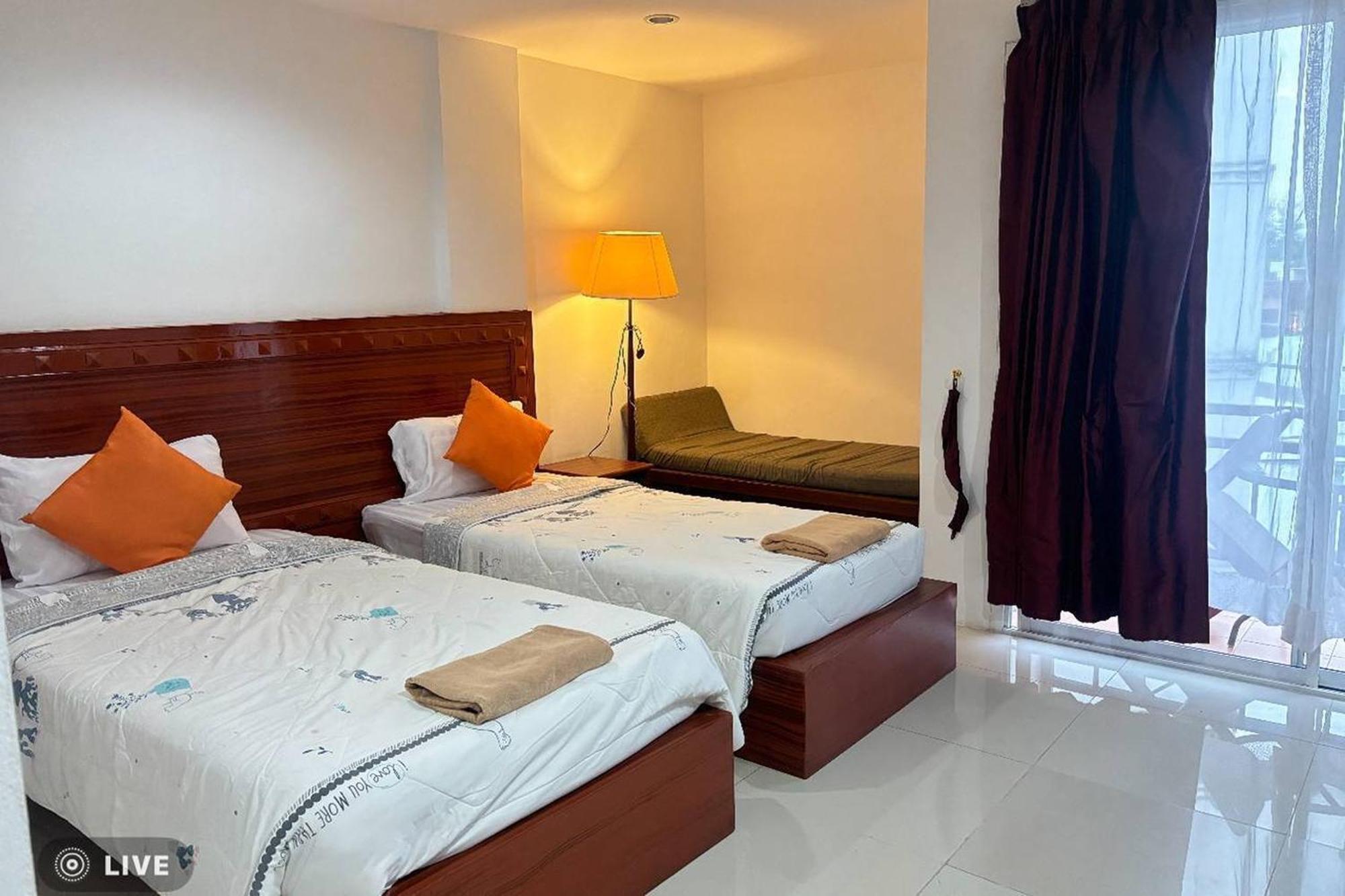 Praew Mansion Hotel Kamala Beach Buitenkant foto